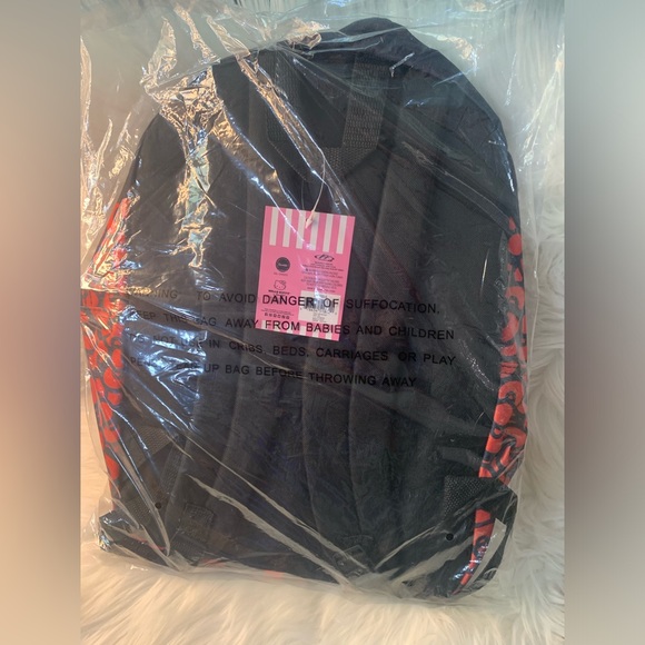 Hello kitty backpack - Picture 4 of 4